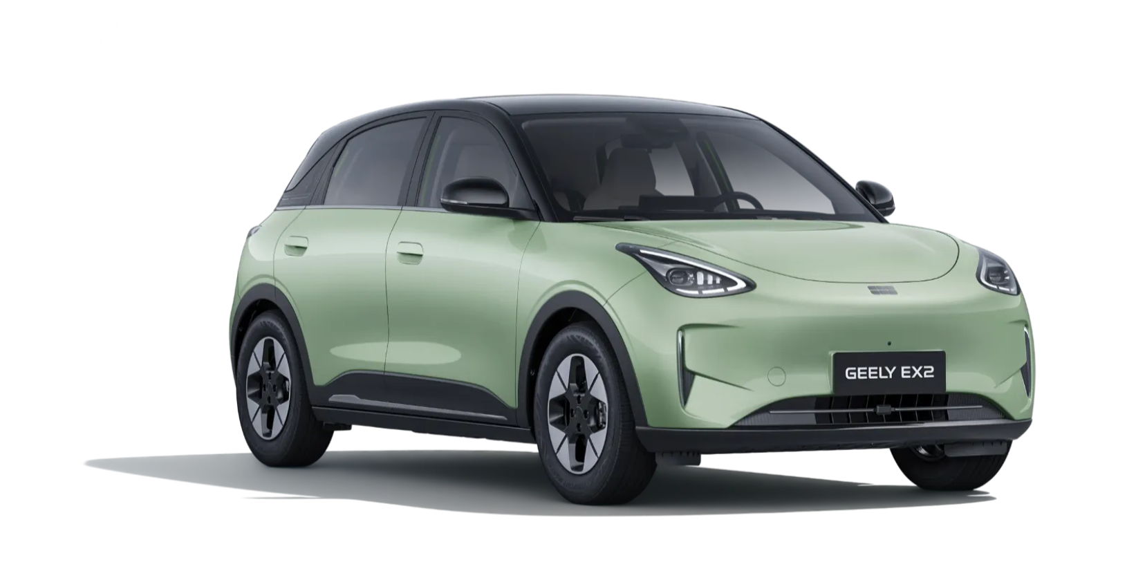 Exterior do Geely EX2 verde com teto preto, visto de frente e de lado